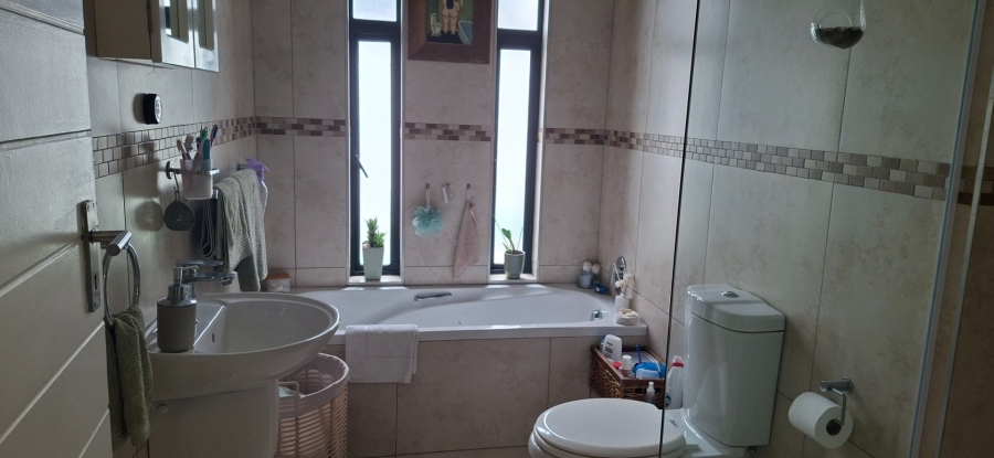 2 Bedroom Property for Sale in Nahoon Valley Park Eastern Cape